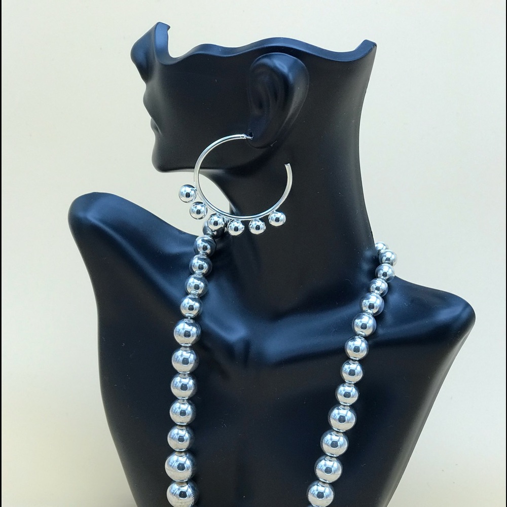 Sterling Silver Beaded Necklace.